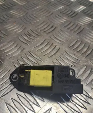 Volkswagen Polo IV 9N3 Airbag deployment crash/impact sensor 6Q0909606K
