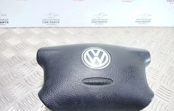 Volkswagen Golf IV Steering wheel airbag 3B0880201BM