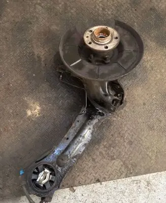 Rear wheel hub