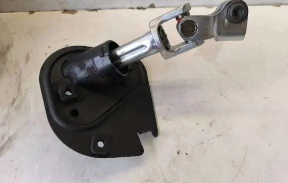 Volkswagen Transporter - Caravelle T5 Steering column universal joint 521433J