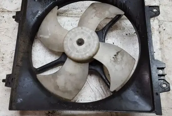Honda Civic Radiator cooling fan shroud 8201300
