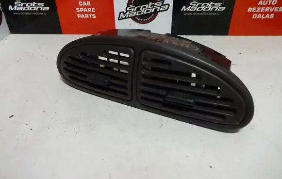 Chrysler Town & Country III Dash center air vent grill AIR00011121314D