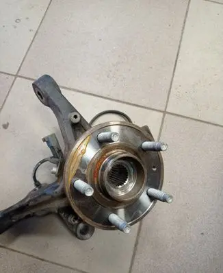 Buick Encore I Front wheel hub 13592067 04121