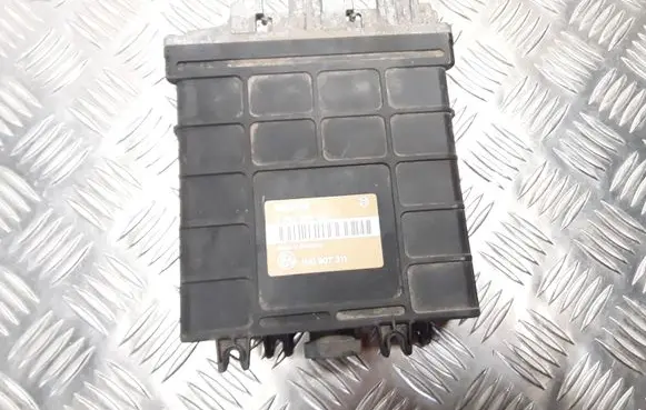 Volkswagen Golf III Engine control unit/module 1H0907311 0261200701