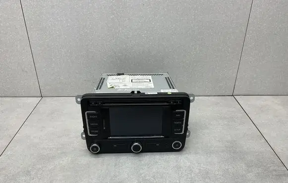 Volkswagen Scirocco Radio/CD/DVD/GPS head unit 3C8035279G