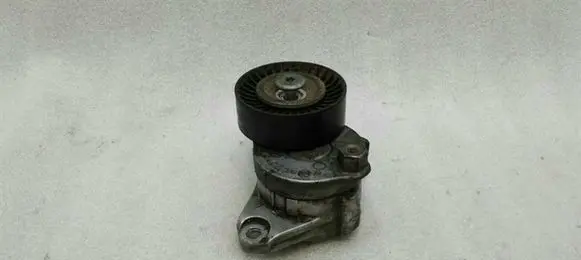 Mercedes-Benz CLS C219 Generator/alternator belt tensioner A2722000270