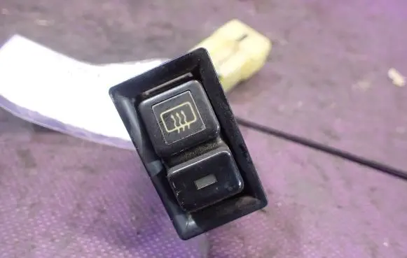 Isuzu Trooper Windscreen/window heater switch 2320L8D