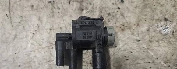 Volkswagen Golf IV Turbo solenoid valve 1K0906283A