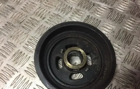 Nissan Primera Crankshaft pulley
