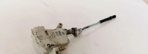 Volkswagen PASSAT B5.5 Central locking motor 3B0959782 3B0959773B