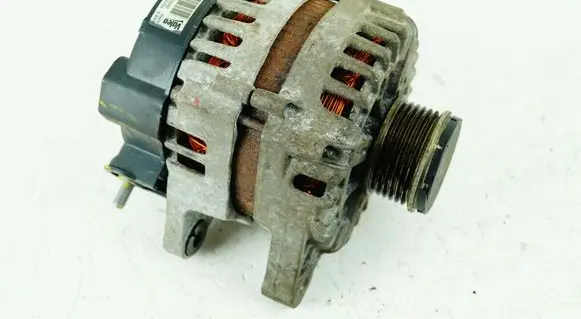 Hyundai ix35 Generator/alternator 373002F100 FG15S034