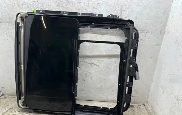 BMW X6 M Sunroof set 531697005 D15081100128 99601191
