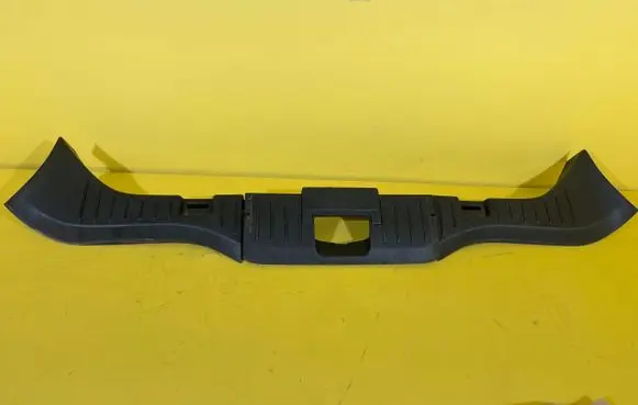 Ford Fiesta Seat belt trim RZ1R5P7K1