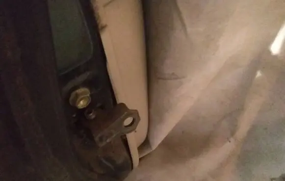 Lexus IS 200-300 Rear door check strap stopper