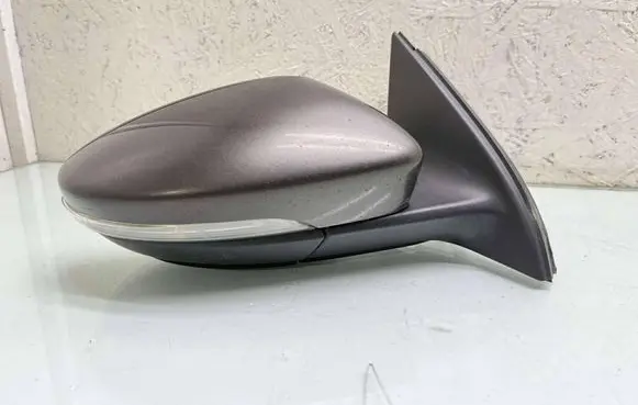Volkswagen PASSAT B7 Front door electric wing mirror 3C0857934A