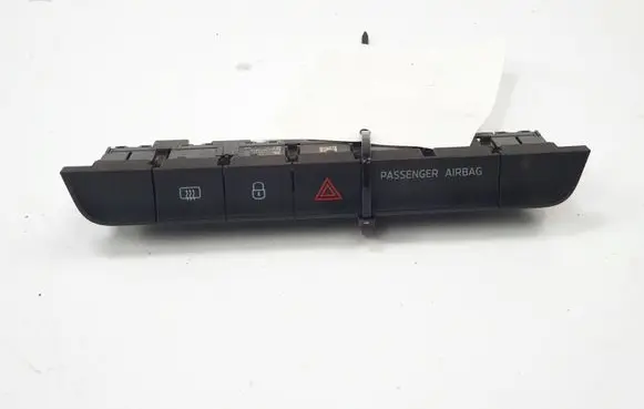 Skoda Fabia Mk3 (NJ) Hazard light switch 6V0927132A