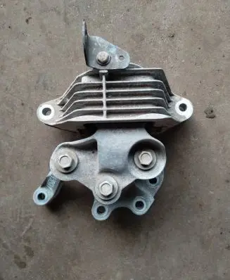 Opel Insignia B Engine mount bracket 22937306