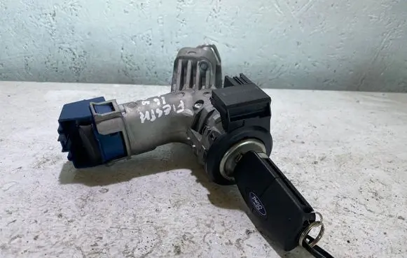 Ford Fiesta Ignition lock 8A6P15607AC 11535903H 3076151412
