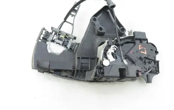 Volvo V50 Front door lock 30632850