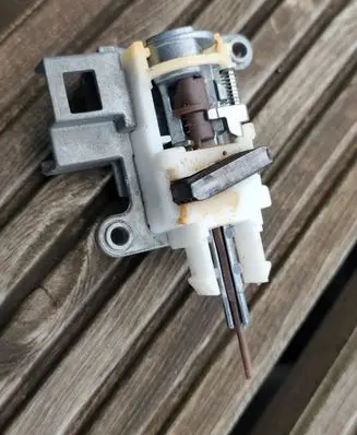 Chrysler PT Cruiser Ignition lock