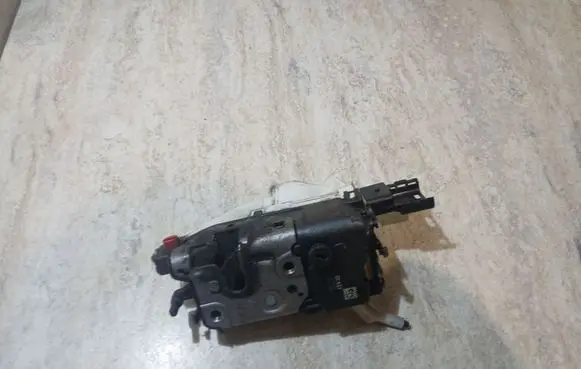 Citroen Berlingo Rear door lock PSA828421
