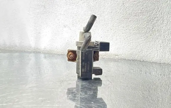 Opel Zafira B Turbo solenoid valve 55558101 05T308 70052701