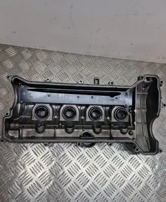 Toyota RAV 4 (XA20) Rocker cam cover 04301720 0393083