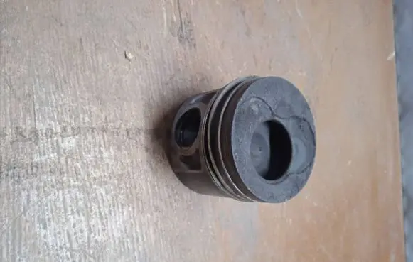 Piston