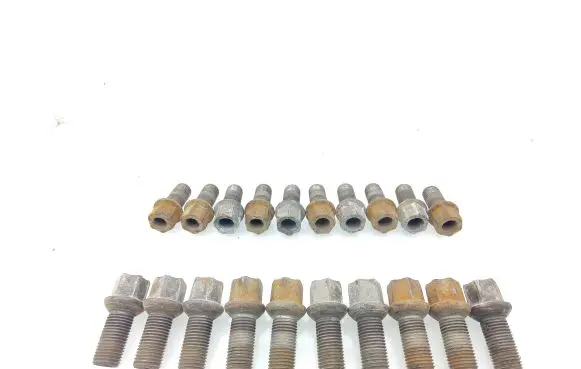 Volkswagen Caddy Nuts/bolts 