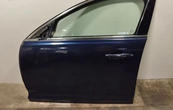 Jaguar XJ X351 Front door AW9320221