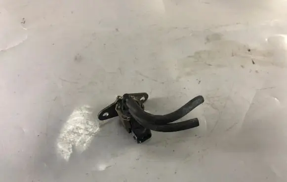 Mitsubishi Pajero Pinin Valve vacuum MR514033