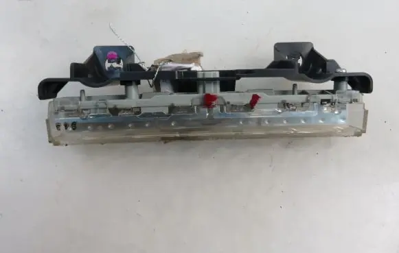 Toyota Urban Cruiser (XP110) Third/center stoplight