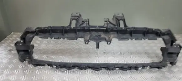 Audi Q3 8U Front bumper upper radiator grill 8U0853692C 156211