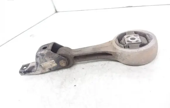 Volkswagen Polo IV 9N3 Engine mount bracket 6Q0199851AQ