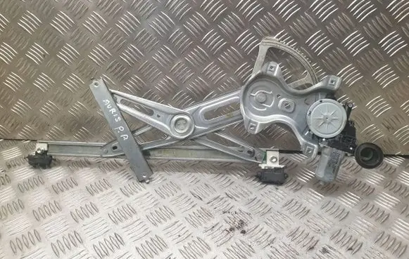 Toyota Auris 150 Front door window regulator with motor 857100D100