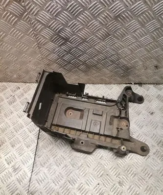 Volkswagen PASSAT B7 Battery box tray 1k09153331