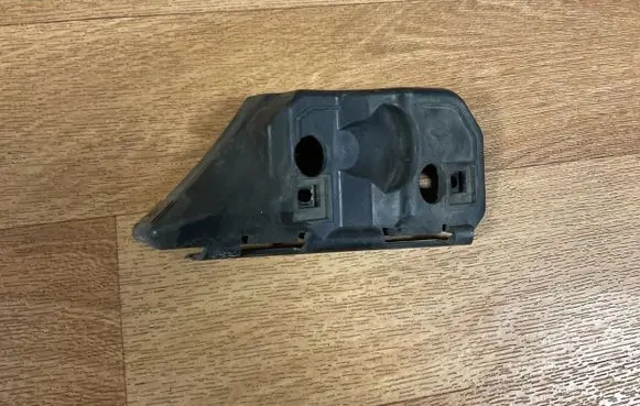 Volvo V50 Front bumper mounting bracket 30655875