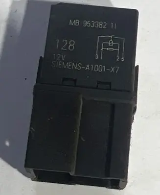 Mitsubishi Space Star Other relay MB953382 A1001X7