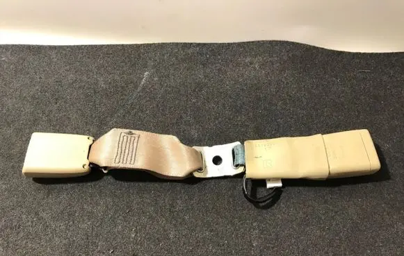 Lexus GS 300 350 430 450H Middle seatbelt buckle (rear) 