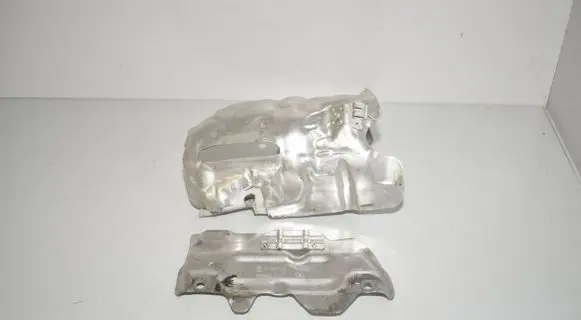 BMW 1 F40 Heat shield in engine bay 8585807 8585806 11658585807
