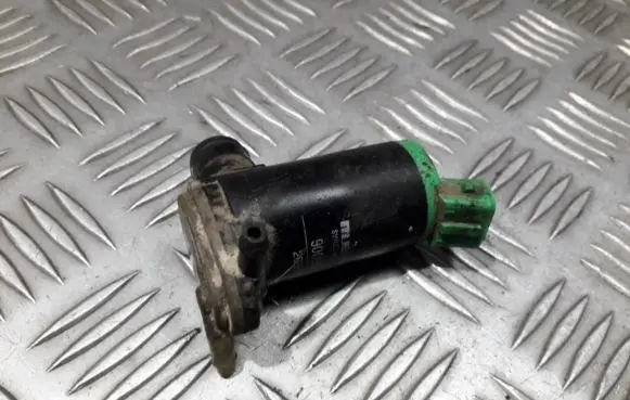 Peugeot 406 Windscreen/windshield washer pump 90095