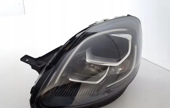 Ford Puma Headlight/headlamp