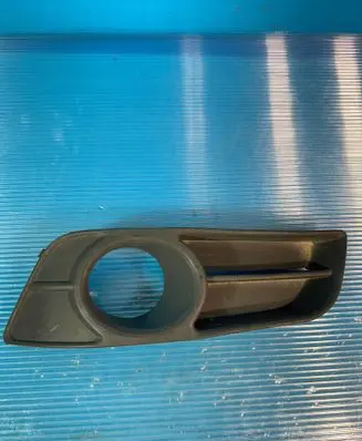 Toyota Corolla E120 E130 Front fog light trim/grill 152122045L
