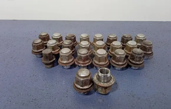 Hyundai Terracan Nuts/bolts 