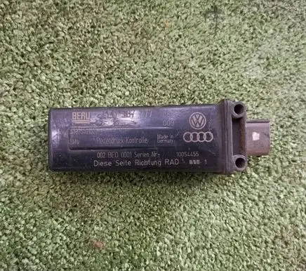 Audi A8 S8 D3 4E Tire pressure sensor 4E0907277