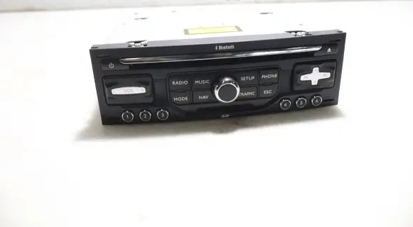 Peugeot 5008 Radio/GPS head unit trim 