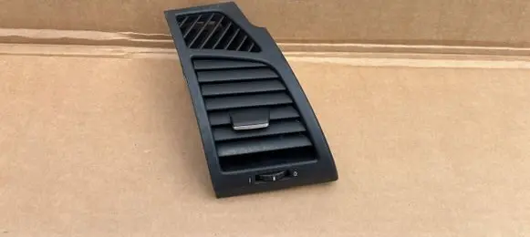 BMW 1 E81 E87 Dashboard side air vent grill/cover trim 51607059188