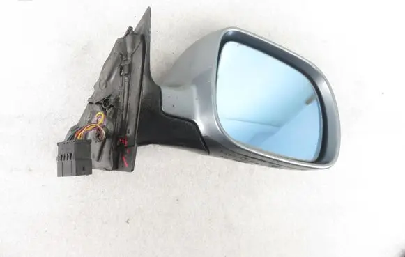 Audi A4 S4 B5 8D Front door electric wing mirror 