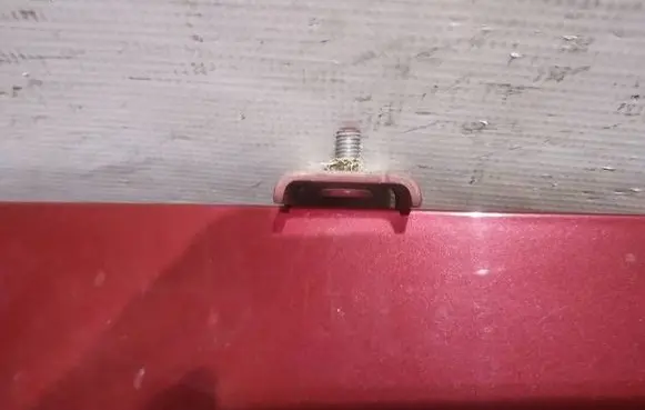 Renault Clio III Tailgate/trunk/boot hinge