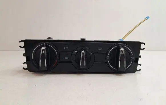Skoda Rapid (120G, 130G, 135G) Central console control unit 2Q1971566C